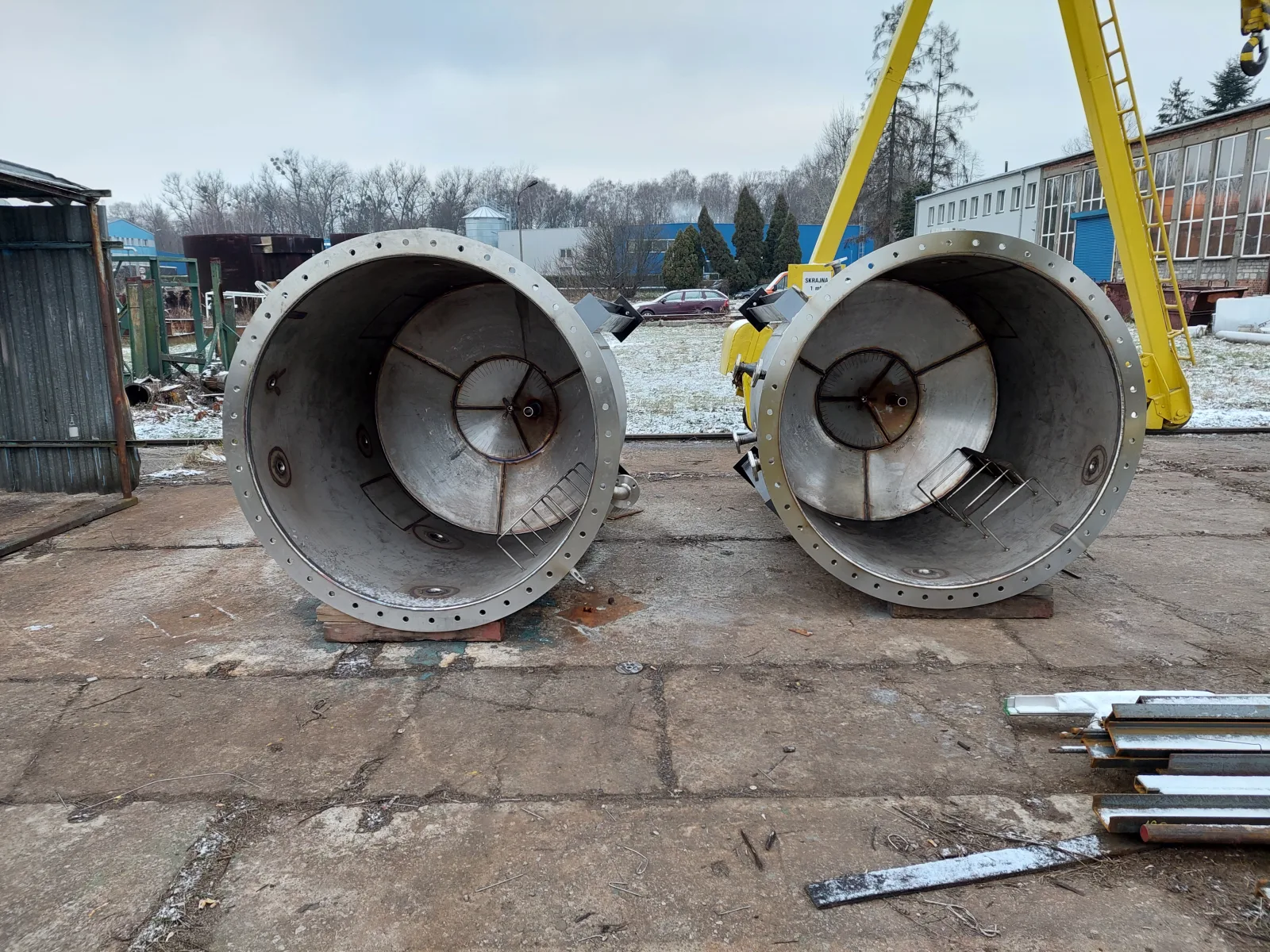Manhole ends of two vessels ready for transport