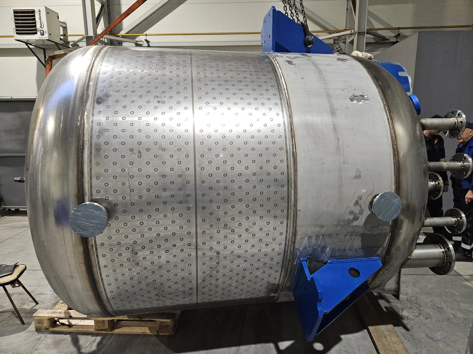 Heat exchanger tube sheet during crane assembly