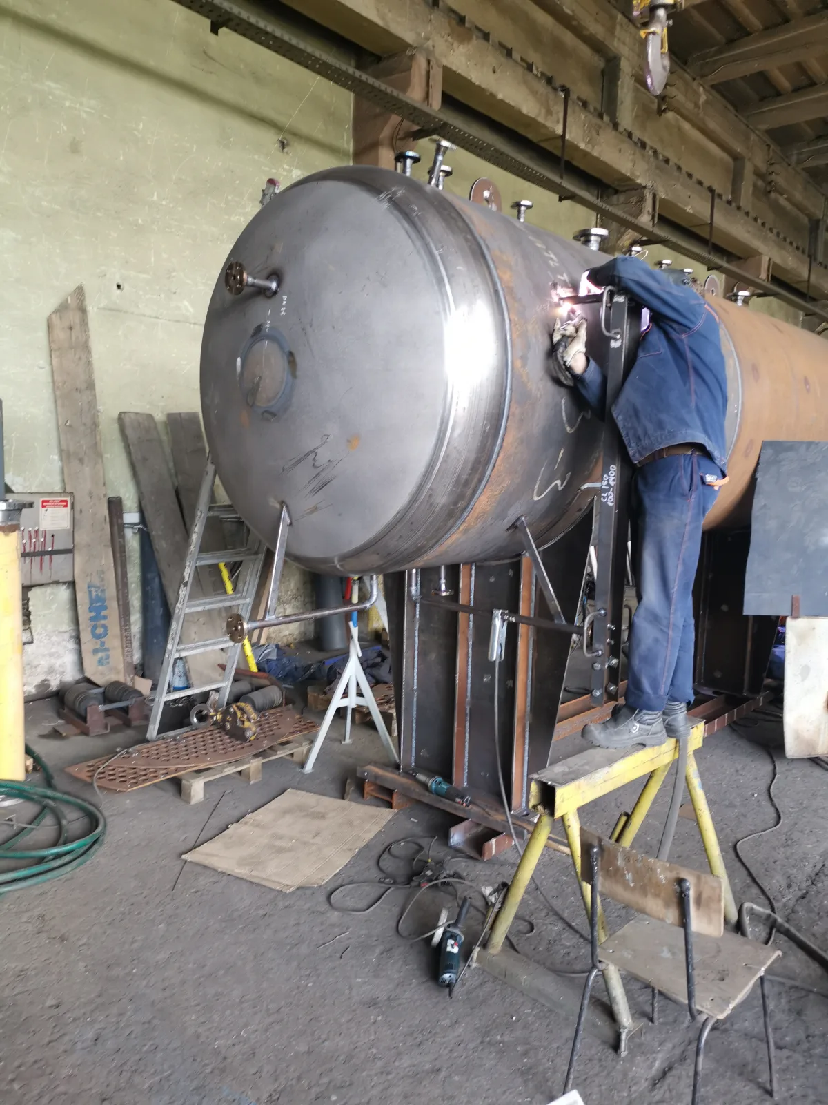 Welding works on a process vessel