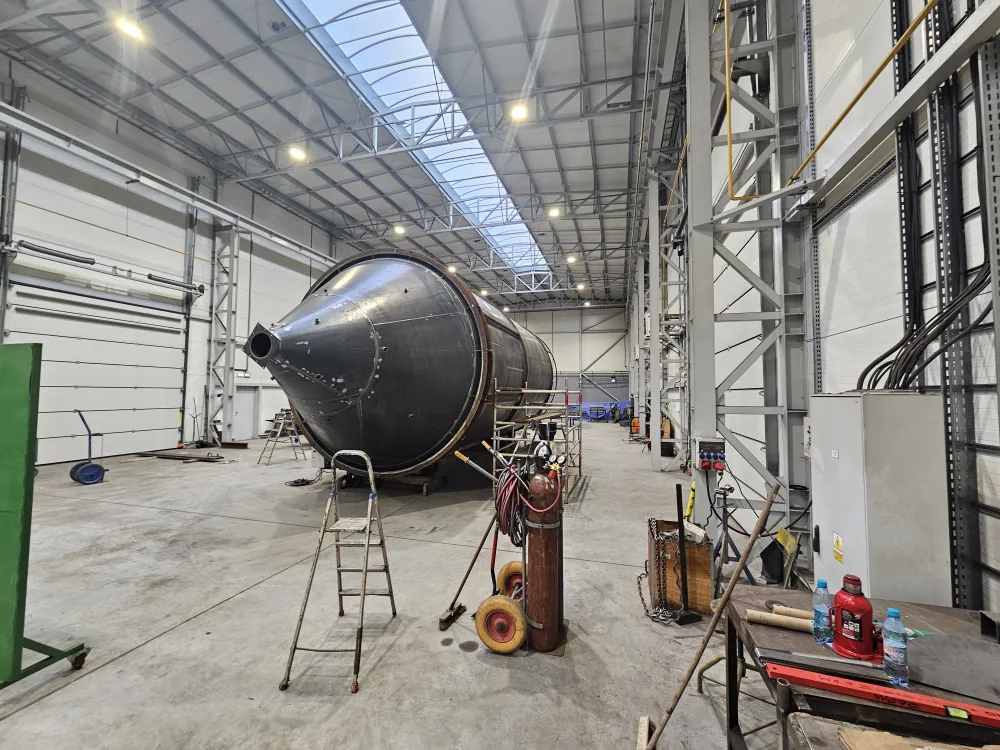 Interior of the production hall during expansion
